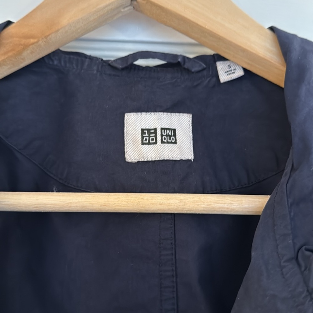 Uniqlo lightweight Jacket - Picture 3 of 5